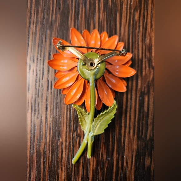 Vintage Orange Enamel Flower Pin Brooch EUC $18 - Picture 2 of 3